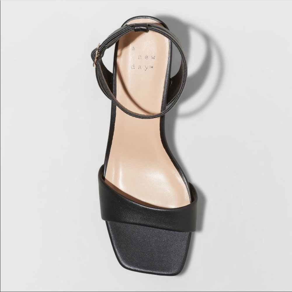 NWT Square Toe Heels - Picture 3 of 4